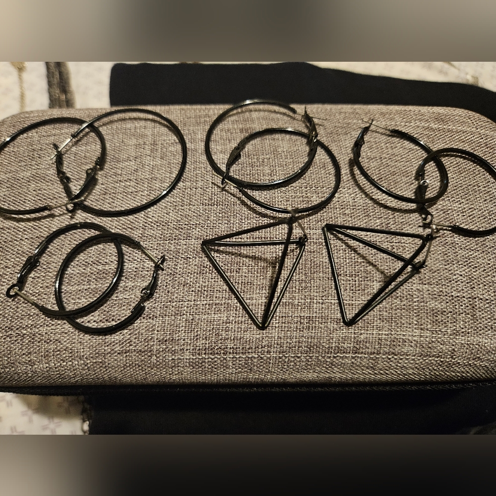 BONUS GIFT- 5 Pair Earring Set